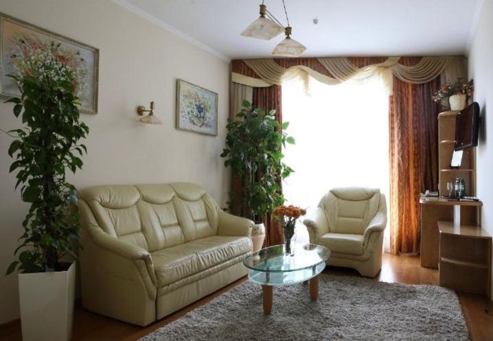 Соняхи Otel Zimna Voda Dış mekan fotoğraf
