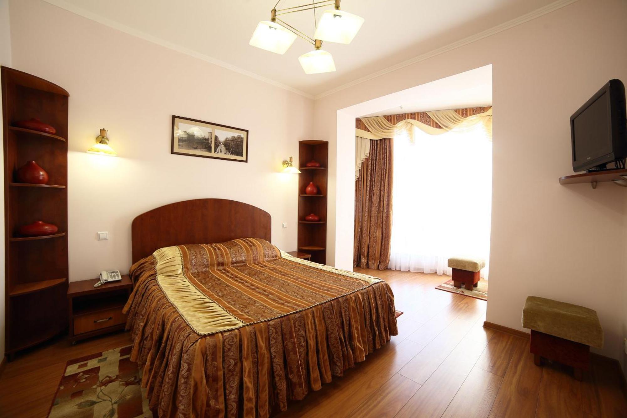Соняхи Otel Zimna Voda Dış mekan fotoğraf